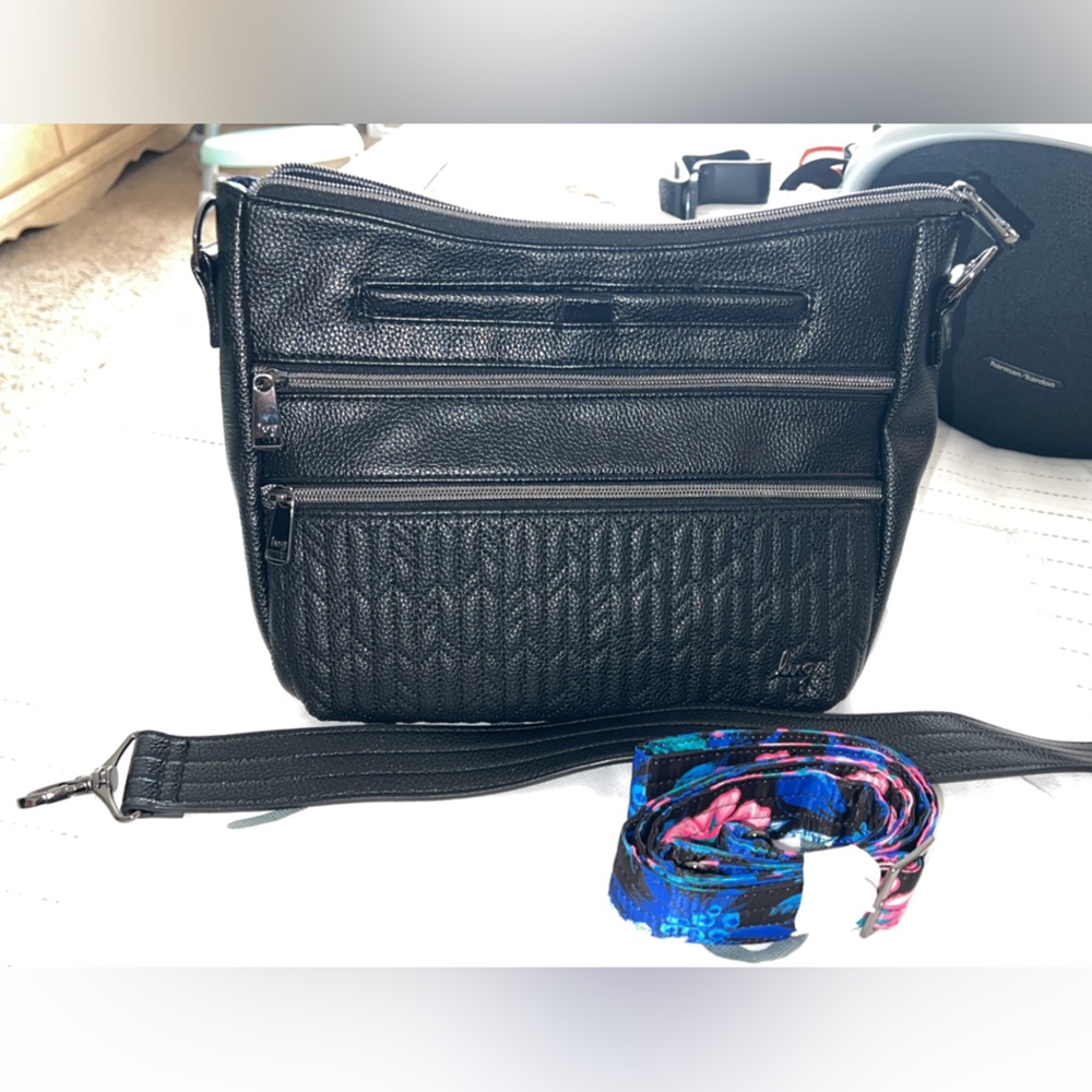 Lug Classic VL Medium Crossbody - Slider BLACK W/2 STRAPS!  GORGEOUS!